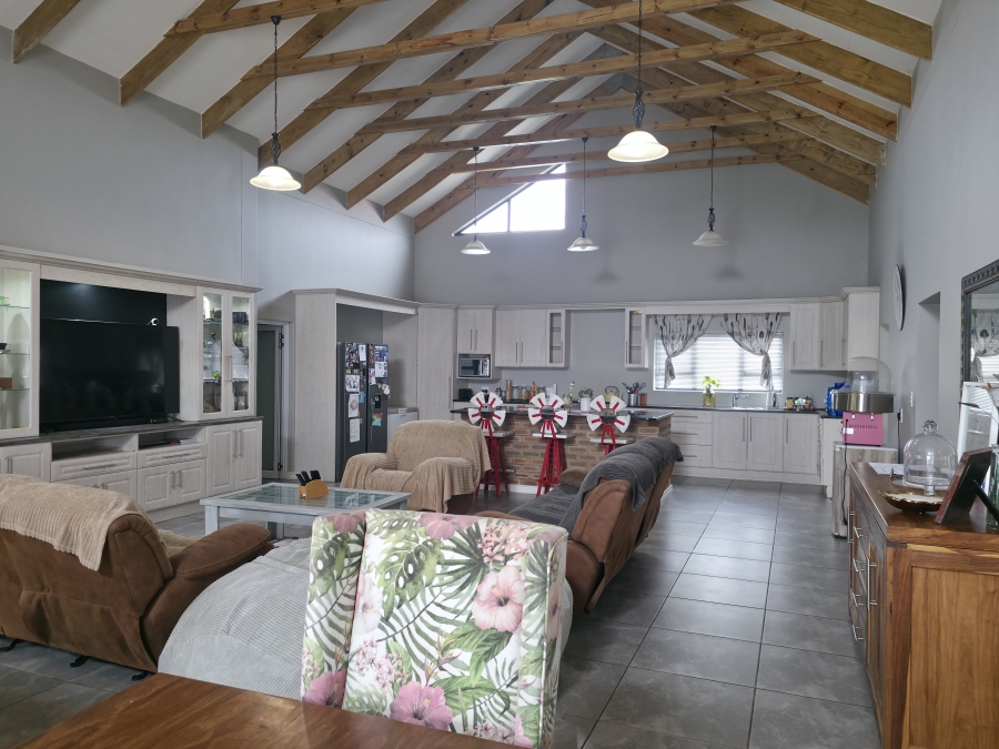 5 Bedroom Property for Sale in Noorsekloof Eastern Cape